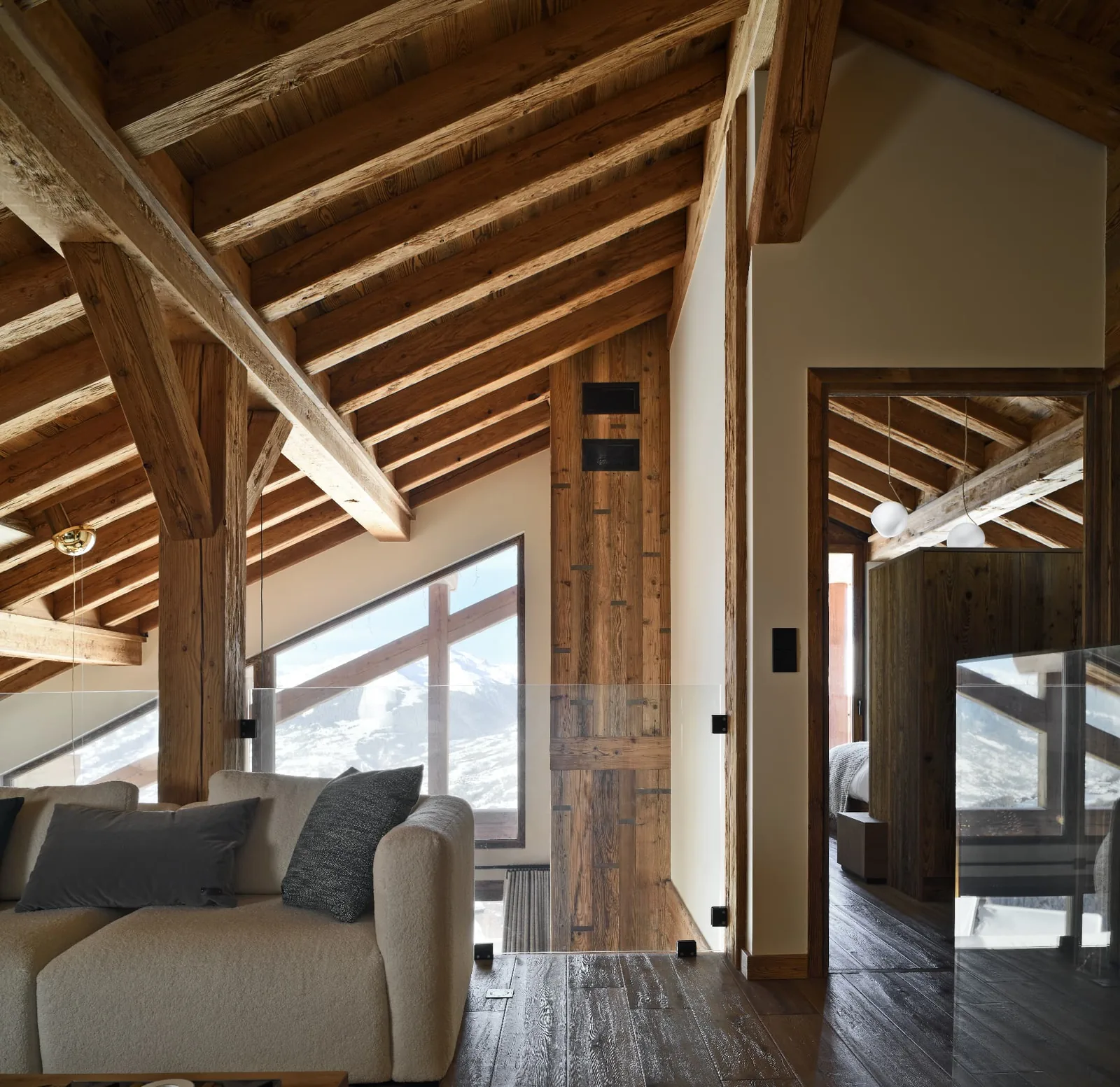 Chambre sous la charpente, vue générale à Epicime Lodge, Peisey-Vallandry