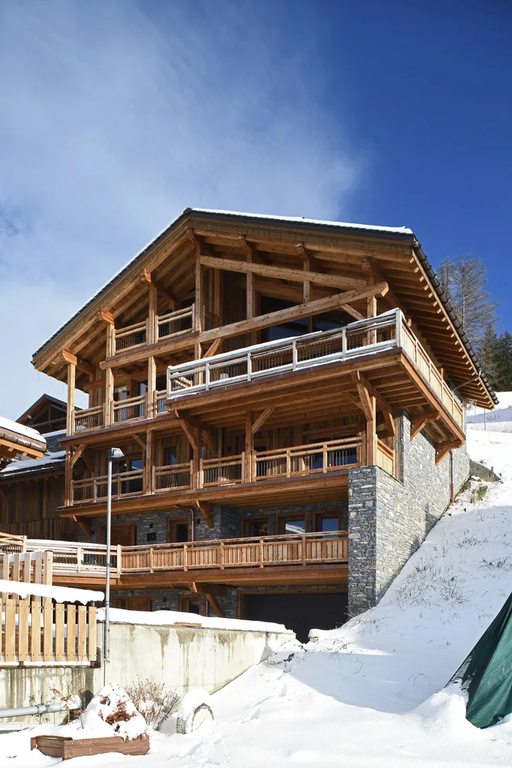 Balcons enneigés du chalet à Epicime Lodge, Peisey-Vallandry