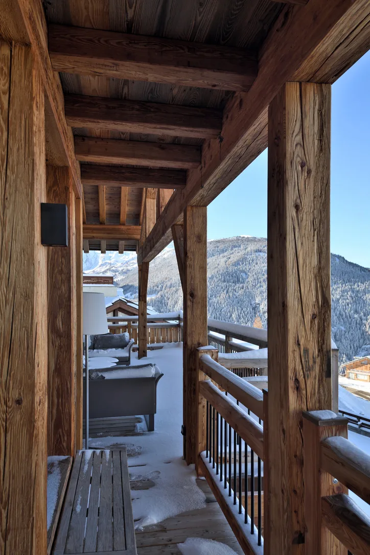 Table dressée pour quatorze personnes à Epicime Lodge, Peisey-Vallandry