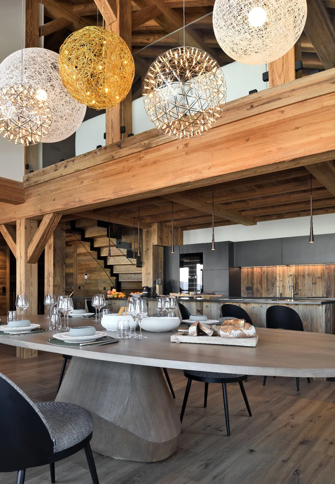 Salle à manger face aux montagnes, vue générale à Epicime Lodge, Peisey-Vallandry