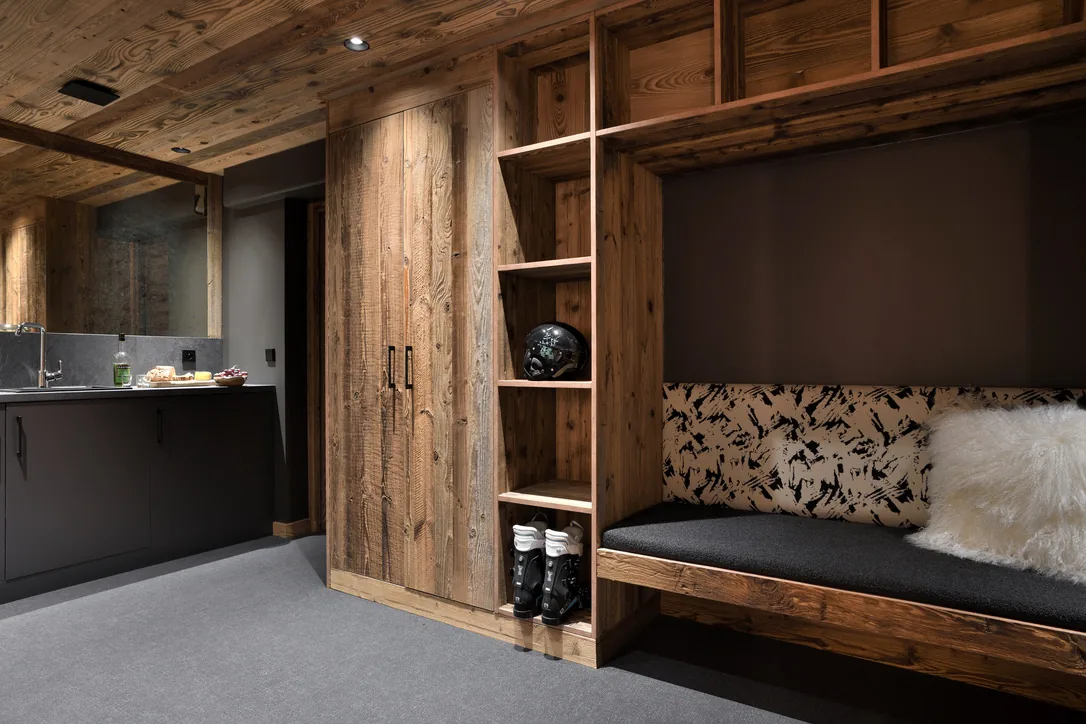 Ski-room avec banquette à Epicime Lodge, Peisey-Vallandry